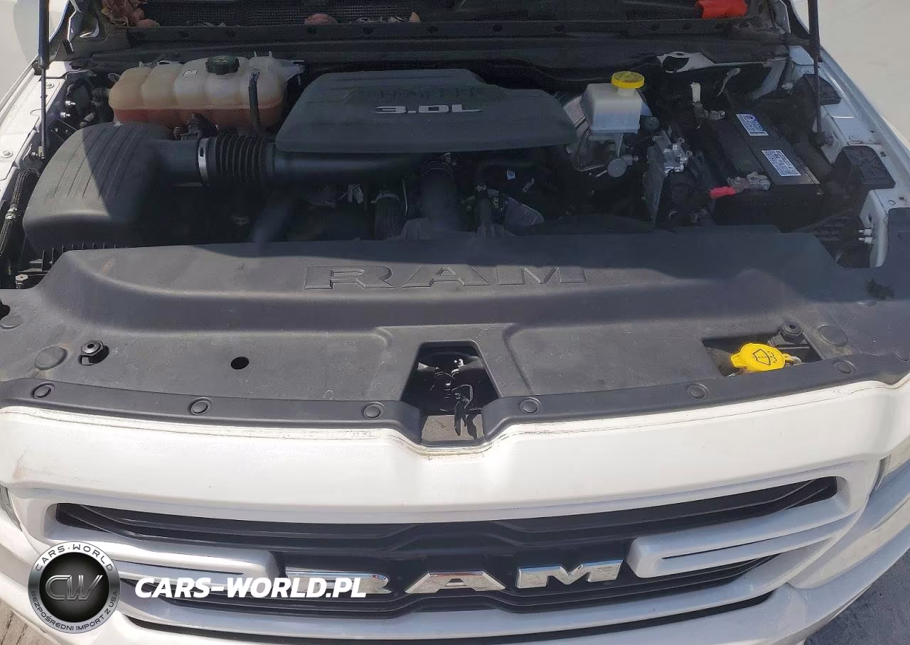2020 Ram 1500 Laramie VIN:1C6SRFJM5LN205539 - 11