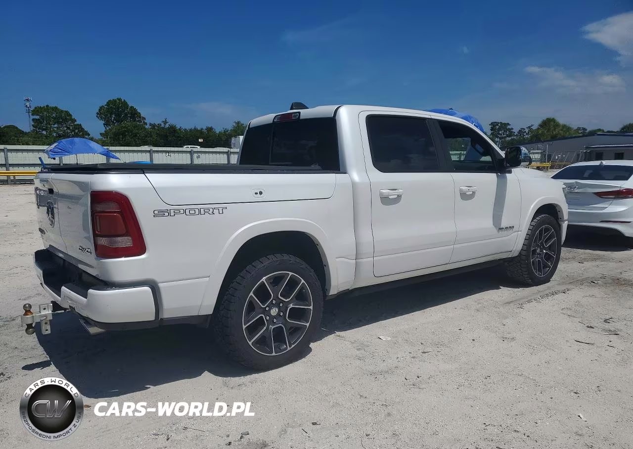 2020 Ram 1500 Laramie VIN:1C6SRFJM5LN205539 - 3