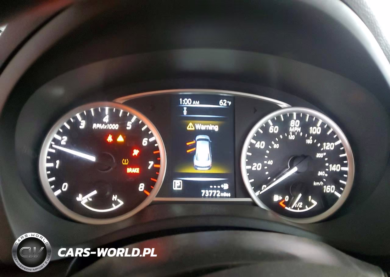 2018 Nissan Sentra S VIN:3N1AB7AP1JY251722 - 9