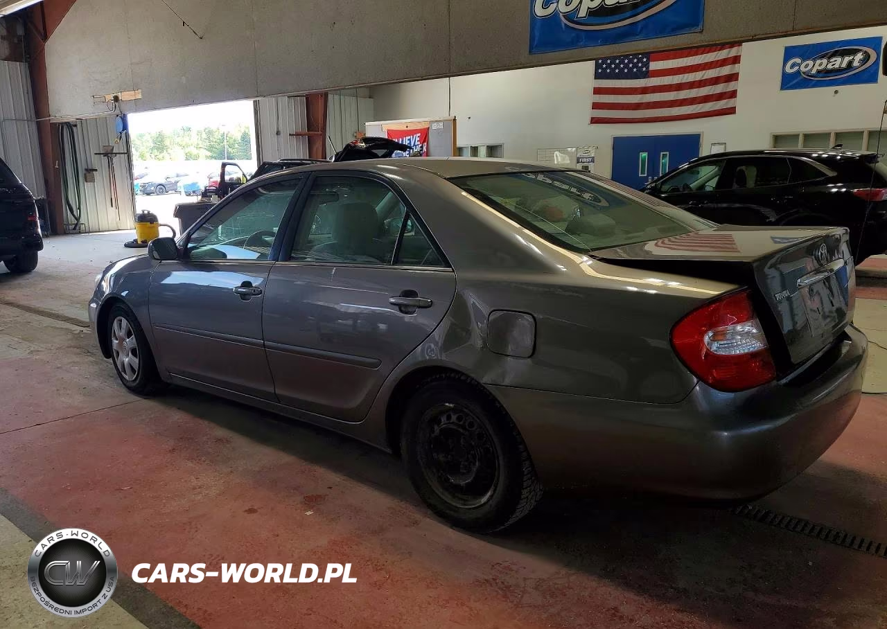2003 Toyota Camry Le VIN:4T1BE30K33U758372 - 2