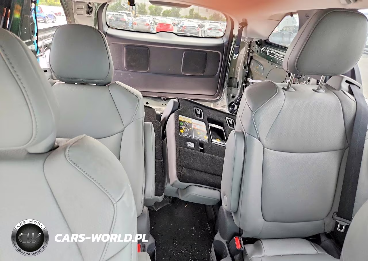 2026 Toyota Sienna Xle 7-Passenger VIN:5TDYRKEC2TS300227 - 10