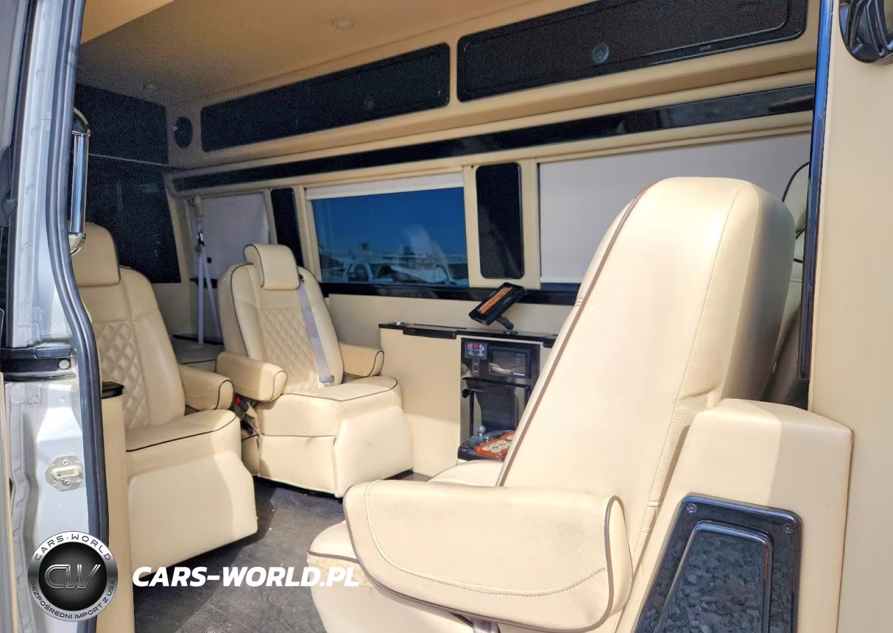 2015 Mercedes-Benz Sprinter 2500 VIN:WD3PE8CC2F5981992 - 11