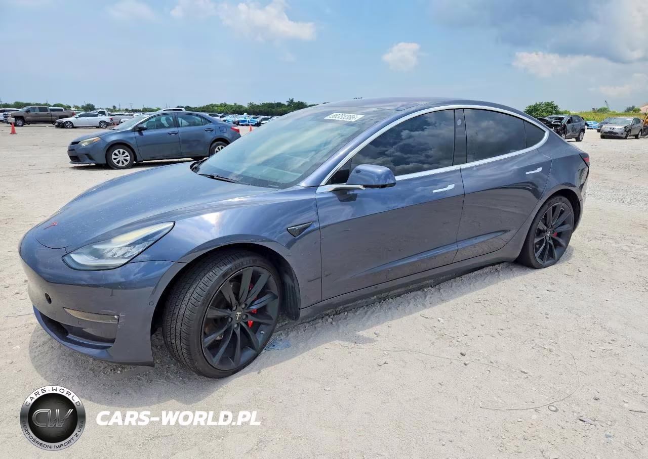 2018 Tesla Model 3 – zdjęcie 1 z 12
