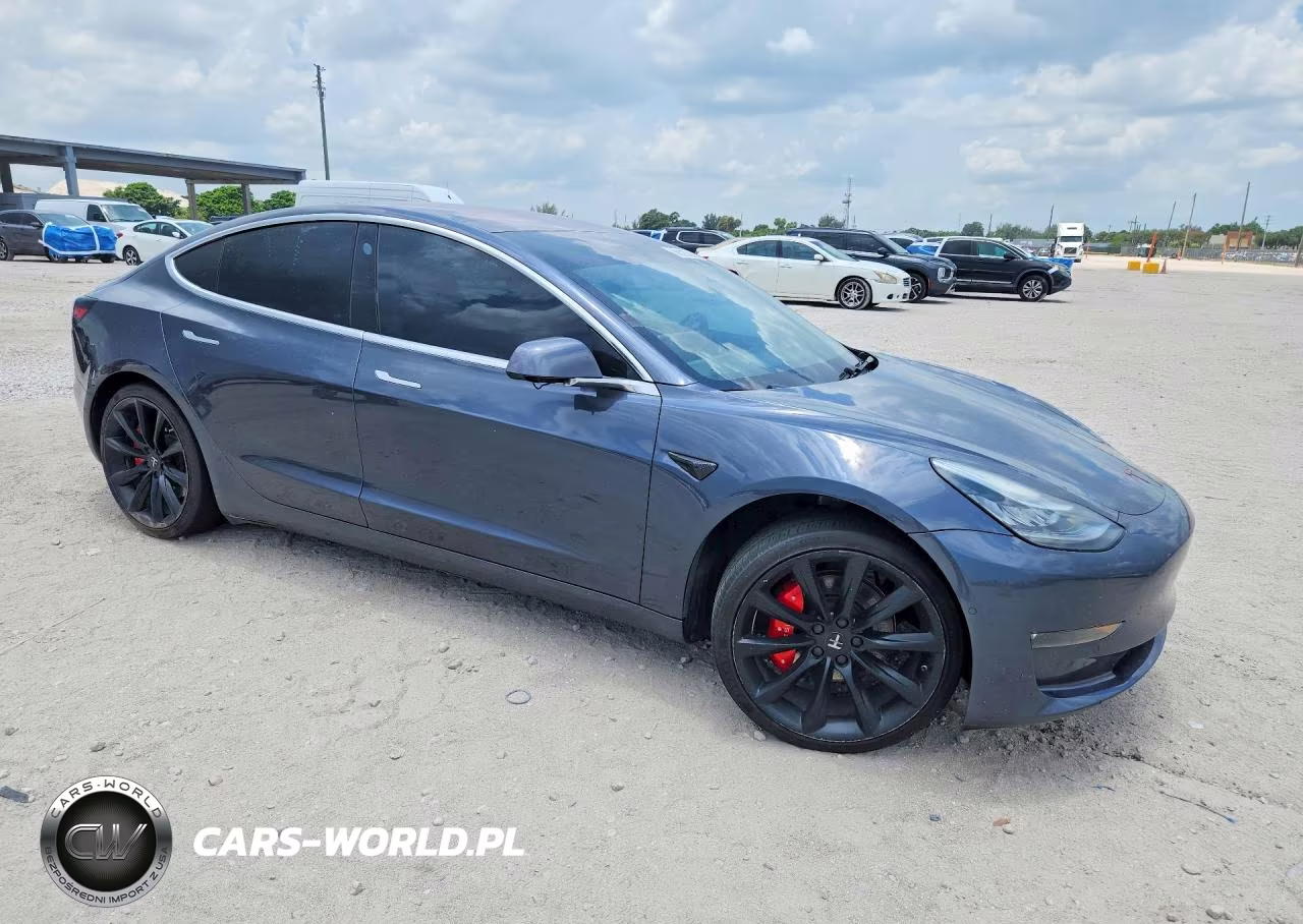 2018 Tesla Model 3 VIN:5YJ3E1EA1JF009525 - 4