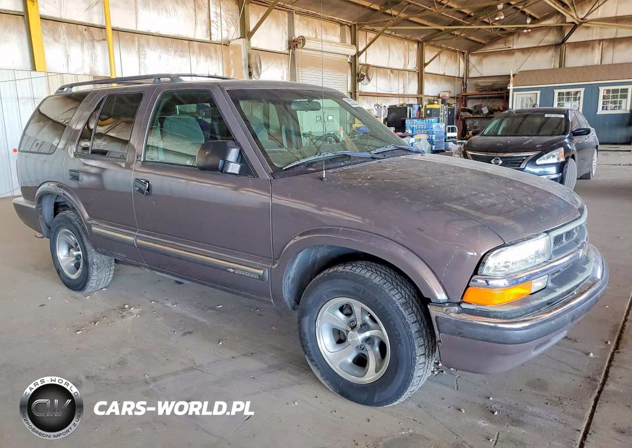 2000 Chevrolet Blazer VIN:1GNCS13WXYK219150 - 4