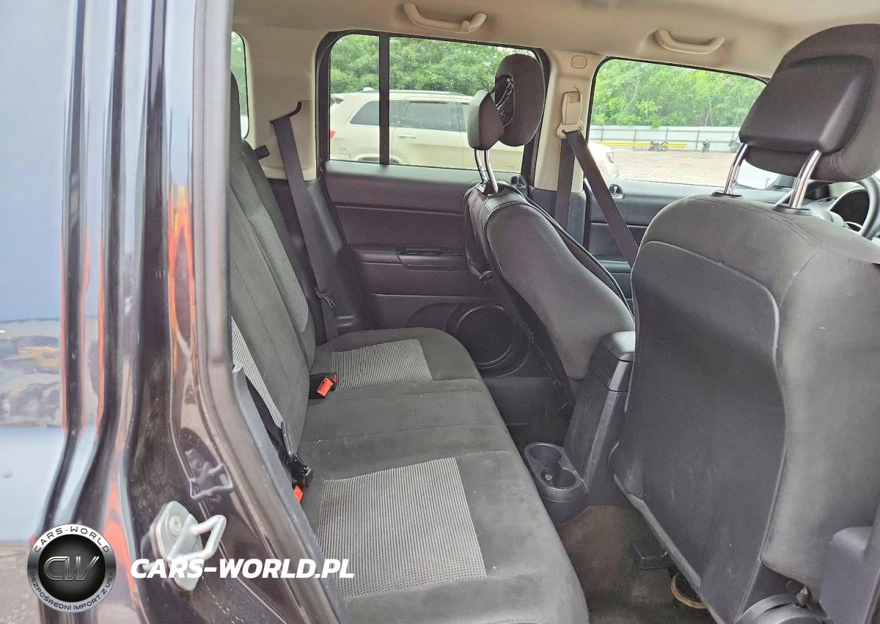 2016 Jeep Patriot Sport VIN:1C4NJPBB4GD561623 - 10