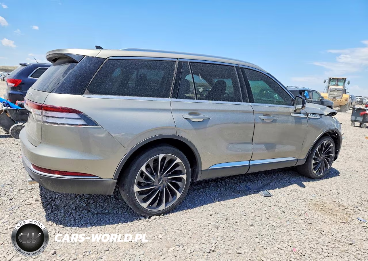 2023 Lincoln Aviator Reserve VIN:5LM5J7WC6PGL07714 - 3