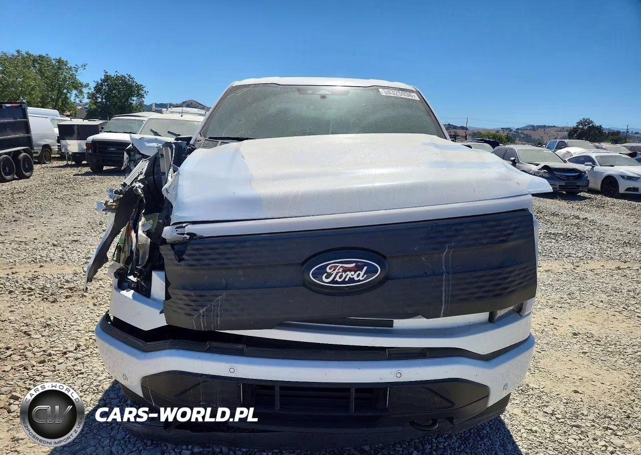 2024 Ford F150 Lightning Xlt VIN:1FT6W3L73RWG26851 - 5