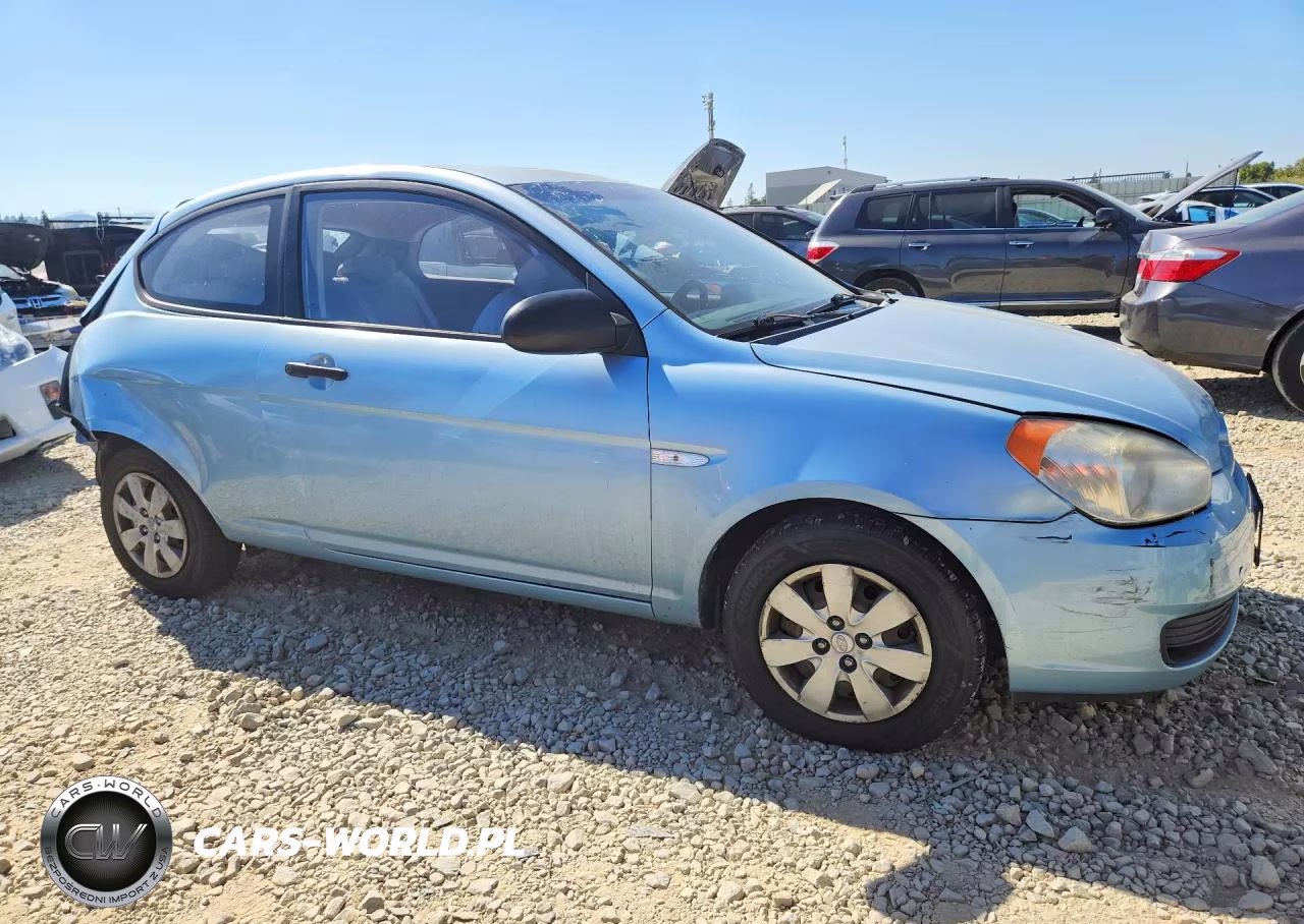 2008 Hyundai Accent Gs VIN:KMHCM36C88U066798 - 4