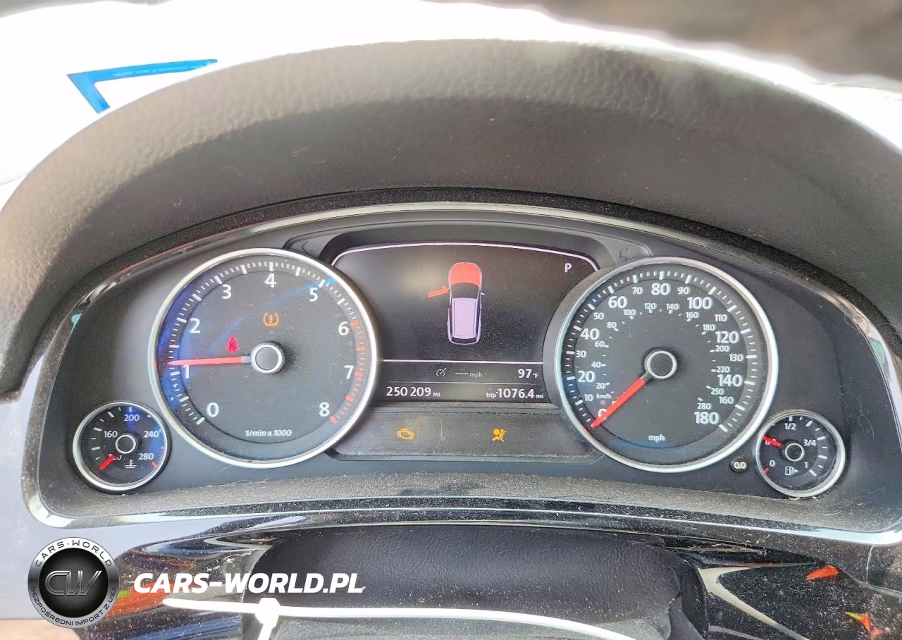 2011 Volkswagen Touareg V6 VIN:WVGFF9BP3BD001237 - 9