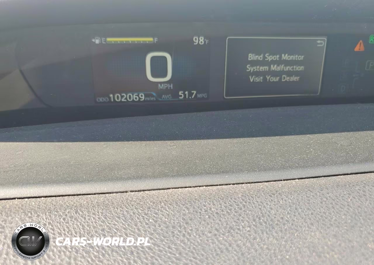 2021 Toyota Prius Le VIN:JTDKAMFU2M3148551 - 9