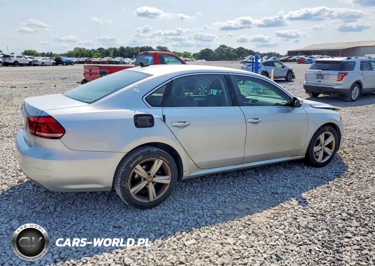 2013 Volkswagen Passat Se VIN:1VWBP7A33DC100262 - 3