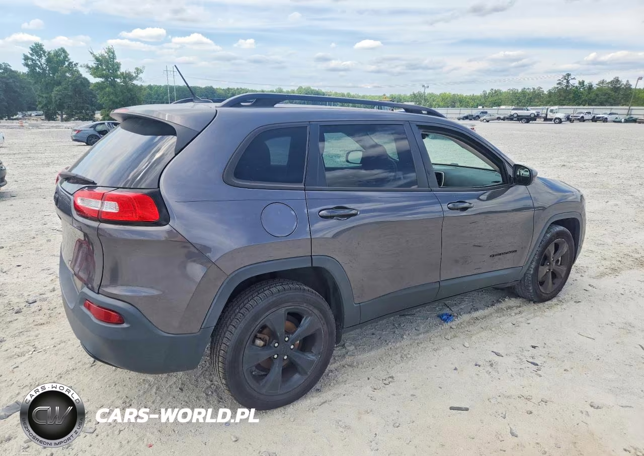 2018 Jeep Cherokee Latitude VIN:1C4PJLCB4JD620516 - 3