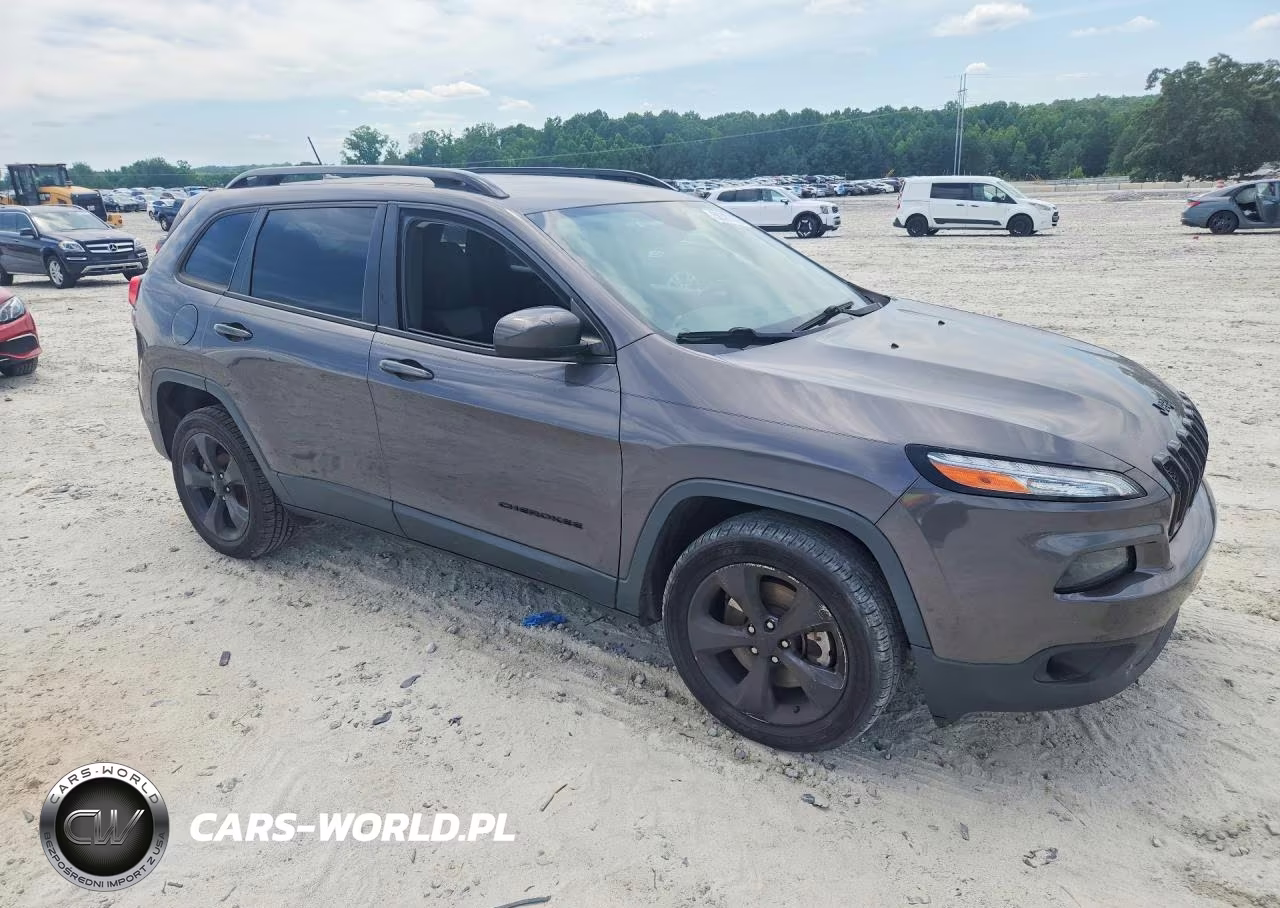 2018 Jeep Cherokee Latitude VIN:1C4PJLCB4JD620516 - 4