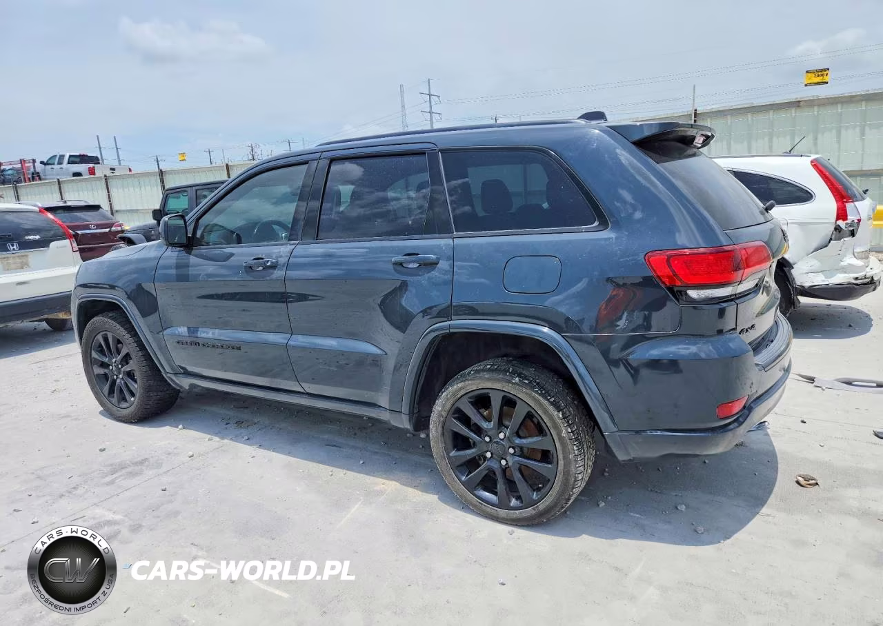 2018 Jeep Grand Cherokee Laredo VIN:1C4RJFAG4JC163012 - 2