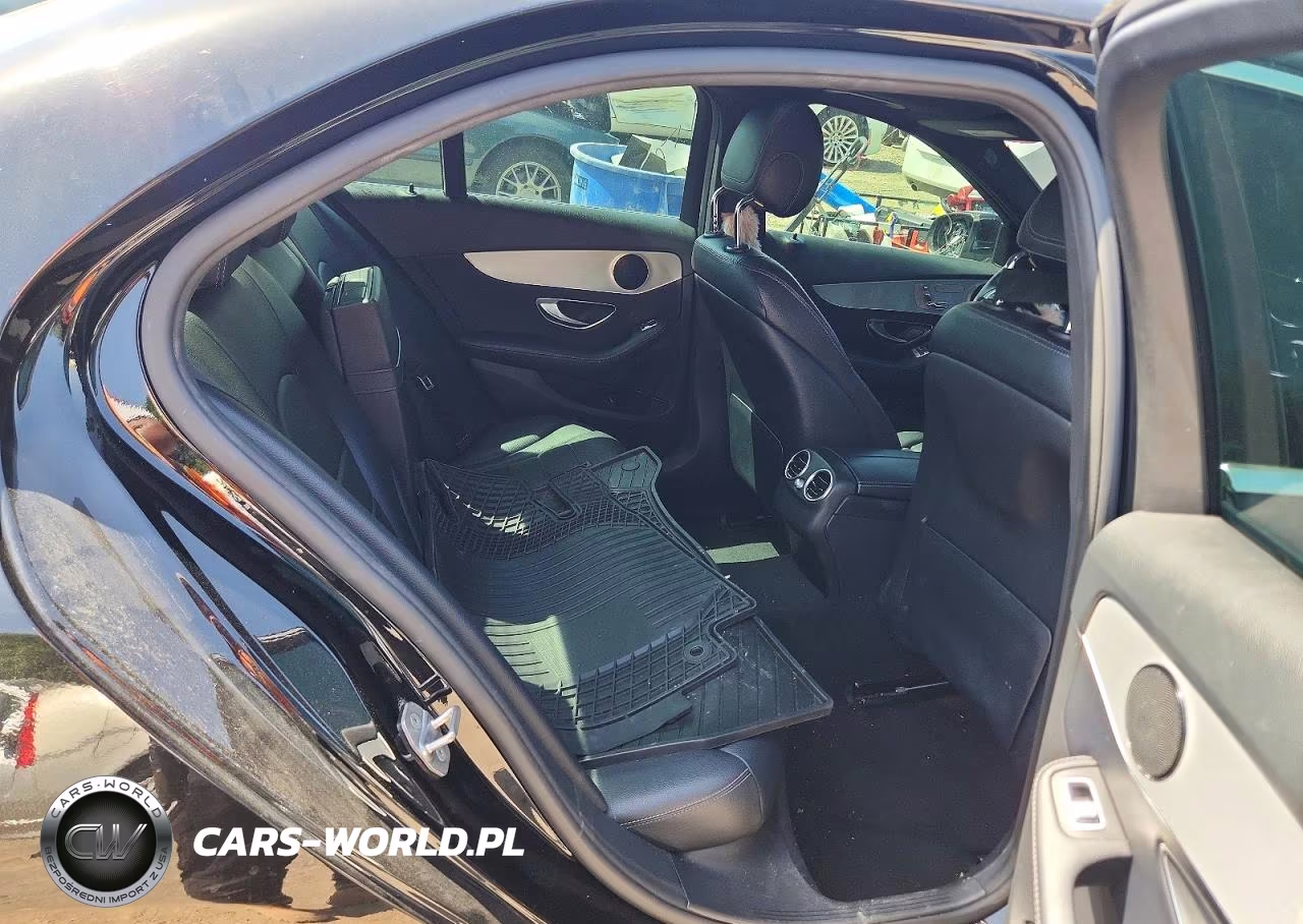 2018 Mercedes-Benz C 300 4Matic VIN:55SWF4KB1JU261573 - 10