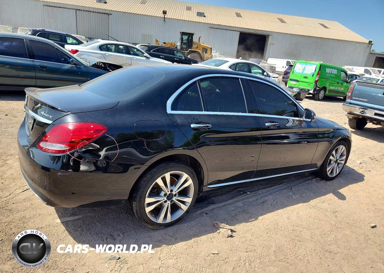 2018 Mercedes-Benz C 300 4Matic VIN:55SWF4KB1JU261573 - 3