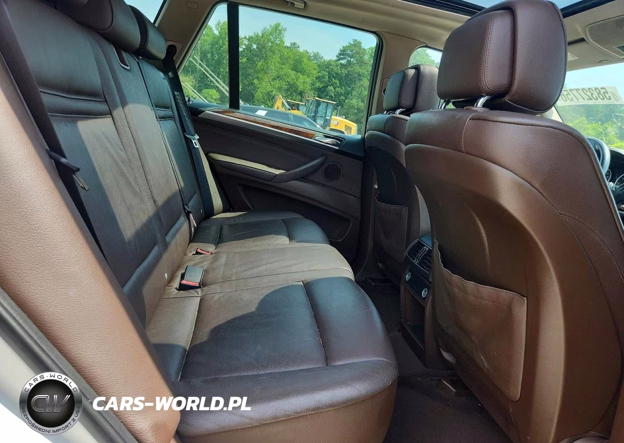 2012 BMW X5 xDrive35I VIN:5UXZV4C55CL757310 - 10