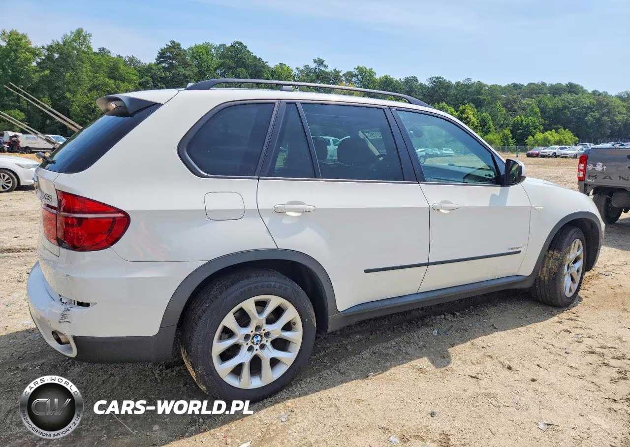 2012 BMW X5 xDrive35I VIN:5UXZV4C55CL757310 - 3