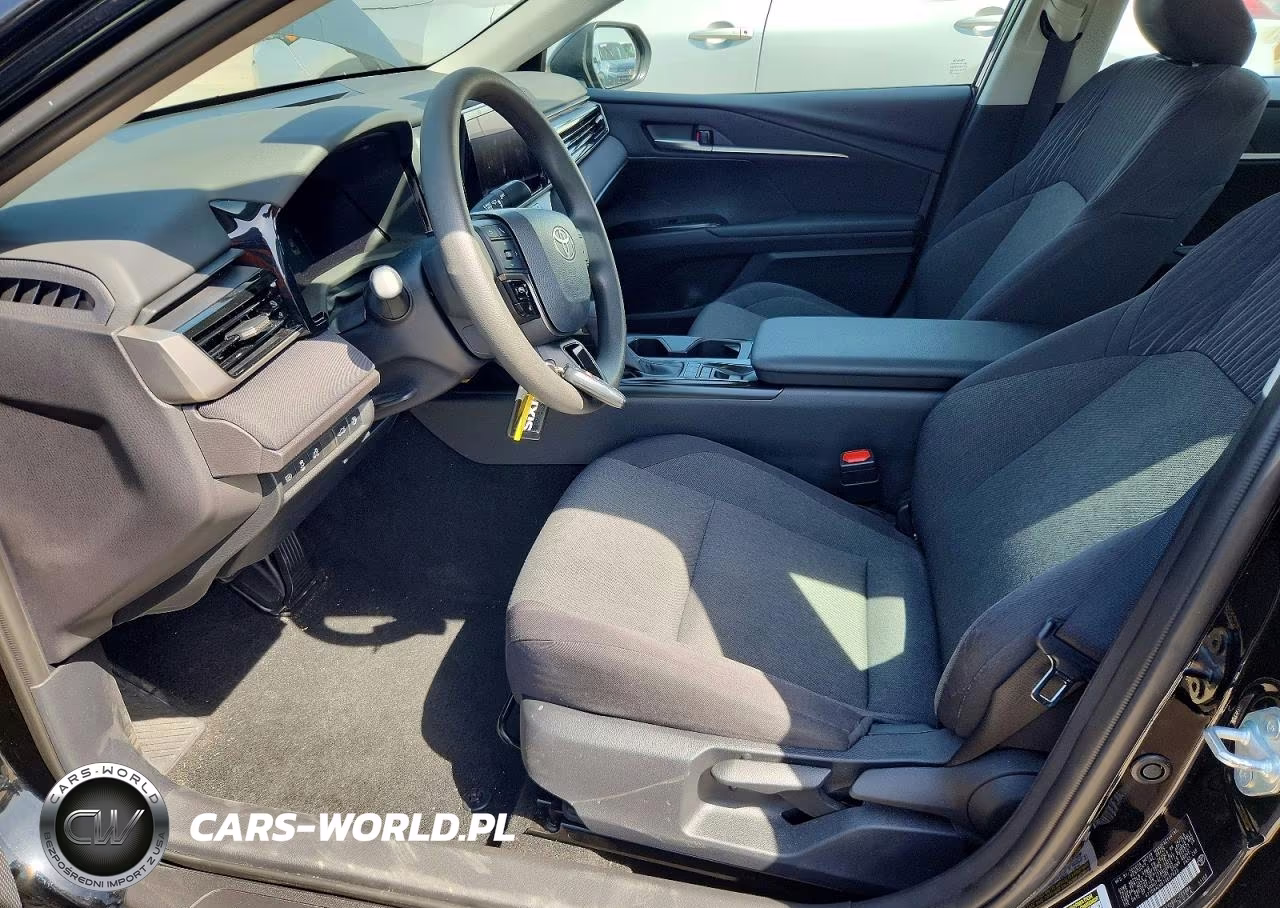 2026 Toyota Camry Le VIN:4T1DAACK6TU657623 - 7