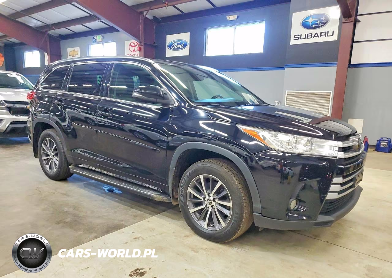 2017 Toyota Highlander Xle VIN:5TDJZRFH0HS455564 - 4