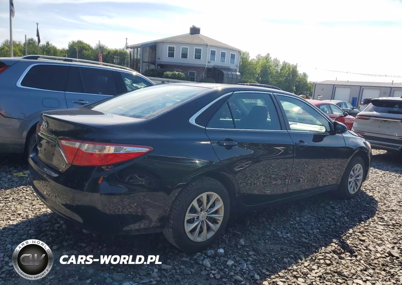 2017 Toyota Camry Le VIN:4T1BF1FK3HU303540 - 3