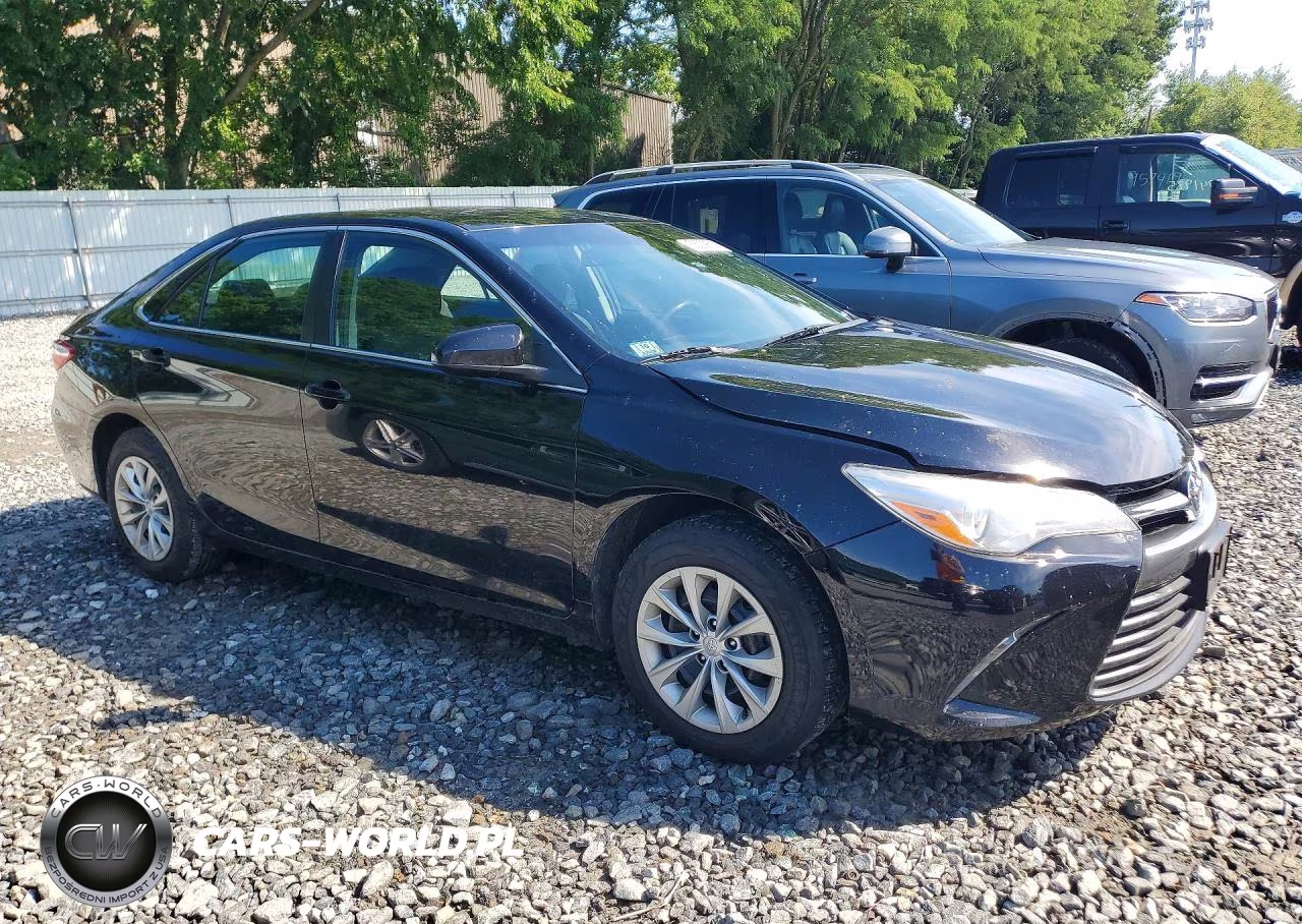 2017 Toyota Camry Le VIN:4T1BF1FK3HU303540 - 4