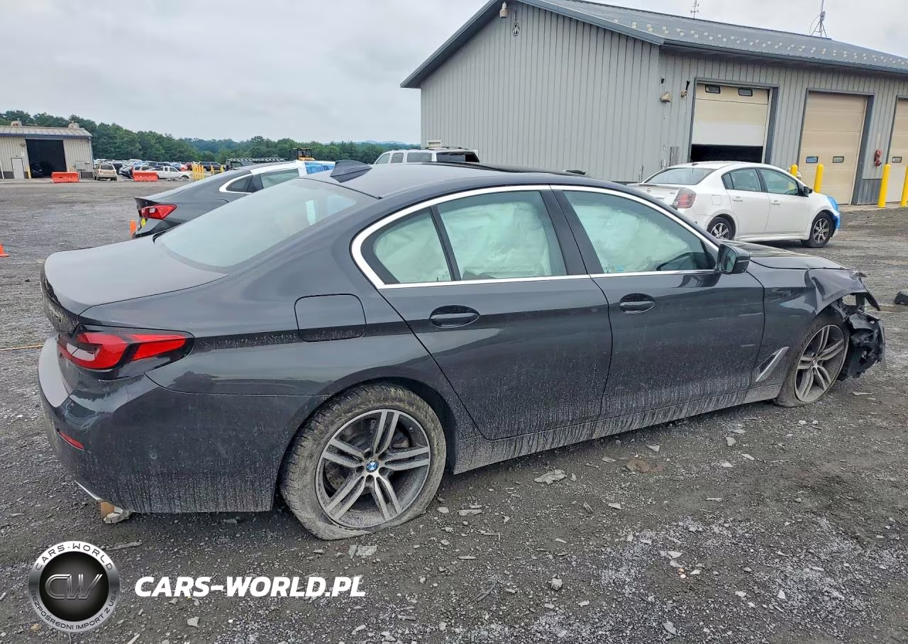 2021 BMW 530 Xi VIN:WBA13BJ02MWX19403 - 3