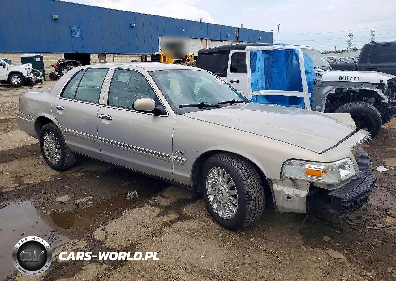 2010 Mercury Grand Marquis Ls VIN:2MEBM7FV8AX602414 - 4