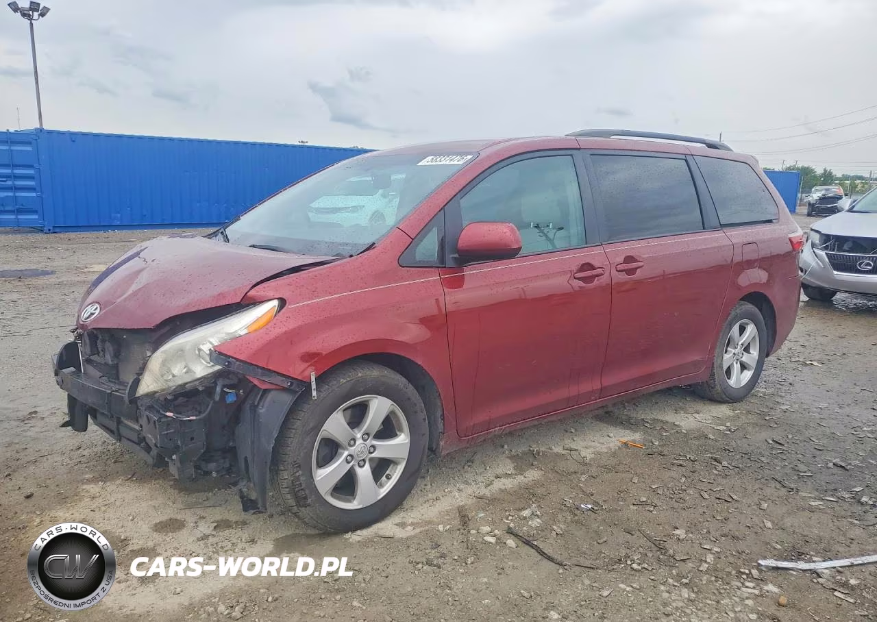 2015 Toyota Sienna Le – zdjęcie 1 z 14