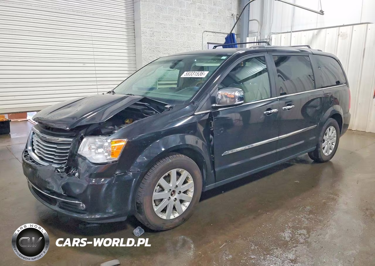 2016 Chrysler Town & Country Limited Platinum – zdjęcie 1 z 13