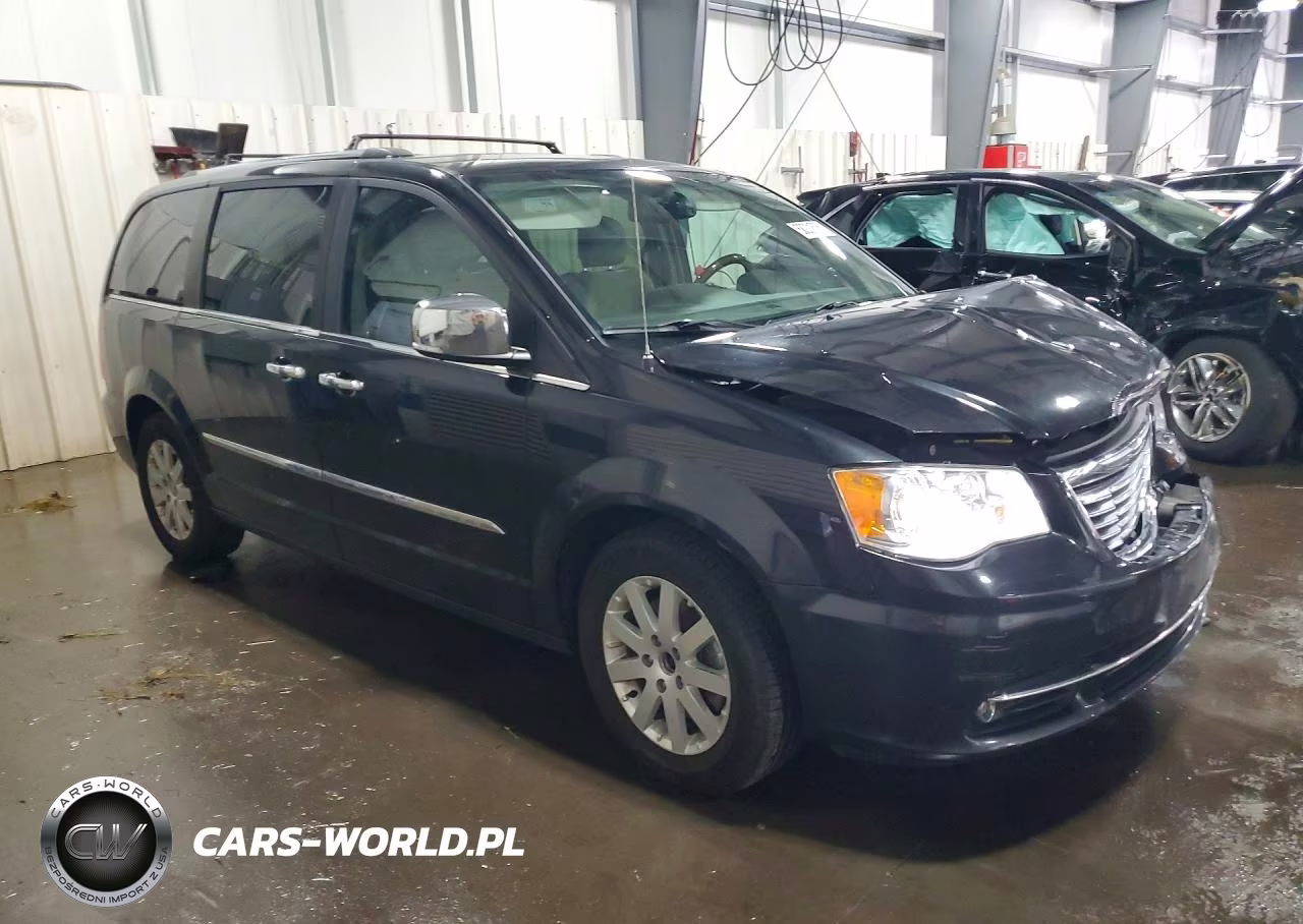 2016 Chrysler Town & Country Limited Platinum VIN:2C4RC1GG1GR240701 - 4