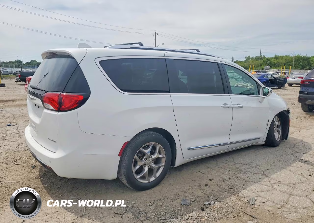 2017 Chrysler Pacifica Limited VIN:2C4RC1GG4HR751871 - 3
