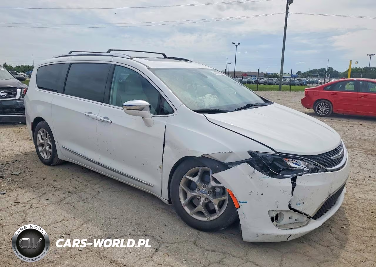 2017 Chrysler Pacifica Limited VIN:2C4RC1GG4HR751871 - 4
