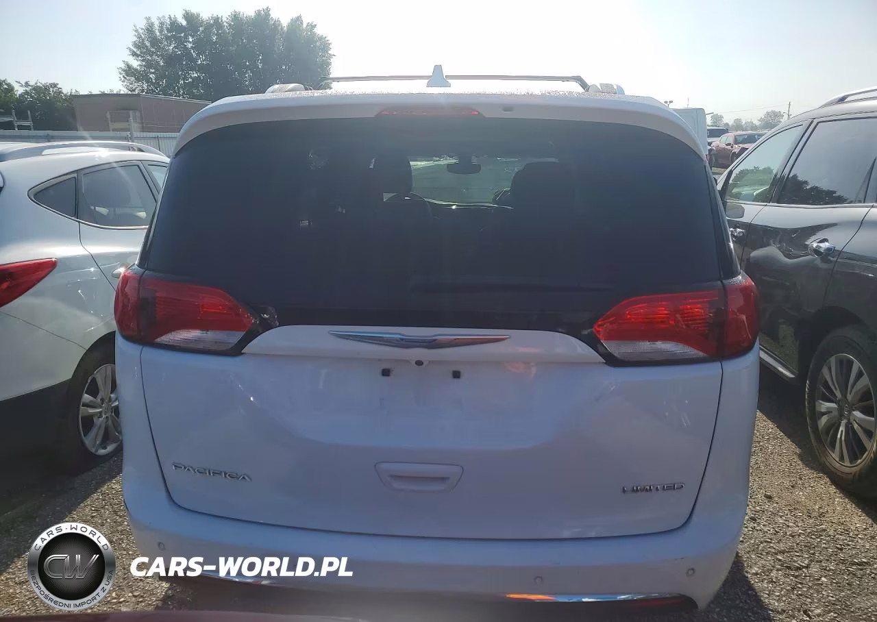2017 Chrysler Pacifica Limited VIN:2C4RC1GG4HR751871 - 6