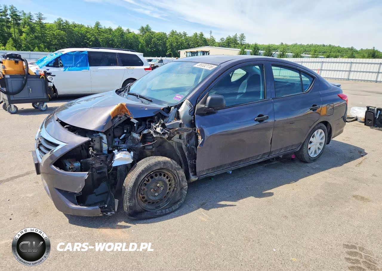 2015 Nissan Versa 1.6 S Plus – zdjęcie 1 z 12