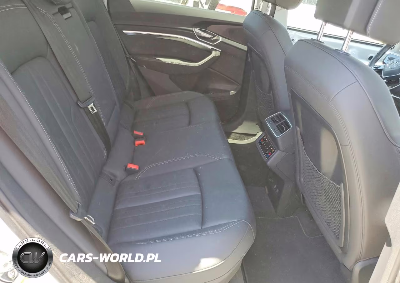 2021 Audi E-Tron Premium VIN:WA1AAAGE4MB022841 - 11