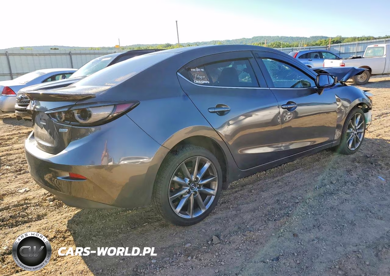 2018 Mazda 3 Touring VIN:3MZBN1V35JM158588 - 3