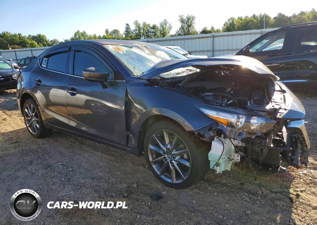 2018 Mazda 3 Touring VIN:3MZBN1V35JM158588 - 4