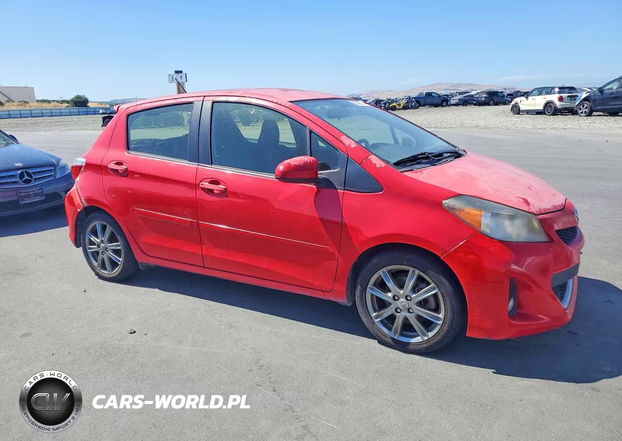 2012 Toyota Yaris 5-Door Se VIN:JTDKTUD3XCD541744 - 4