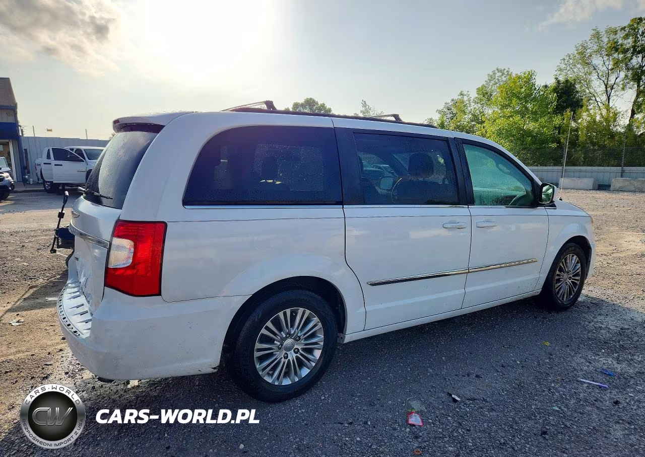 2016 Chrysler Town & Country Touring L VIN:2C4RC1CG8GR132534 - 3