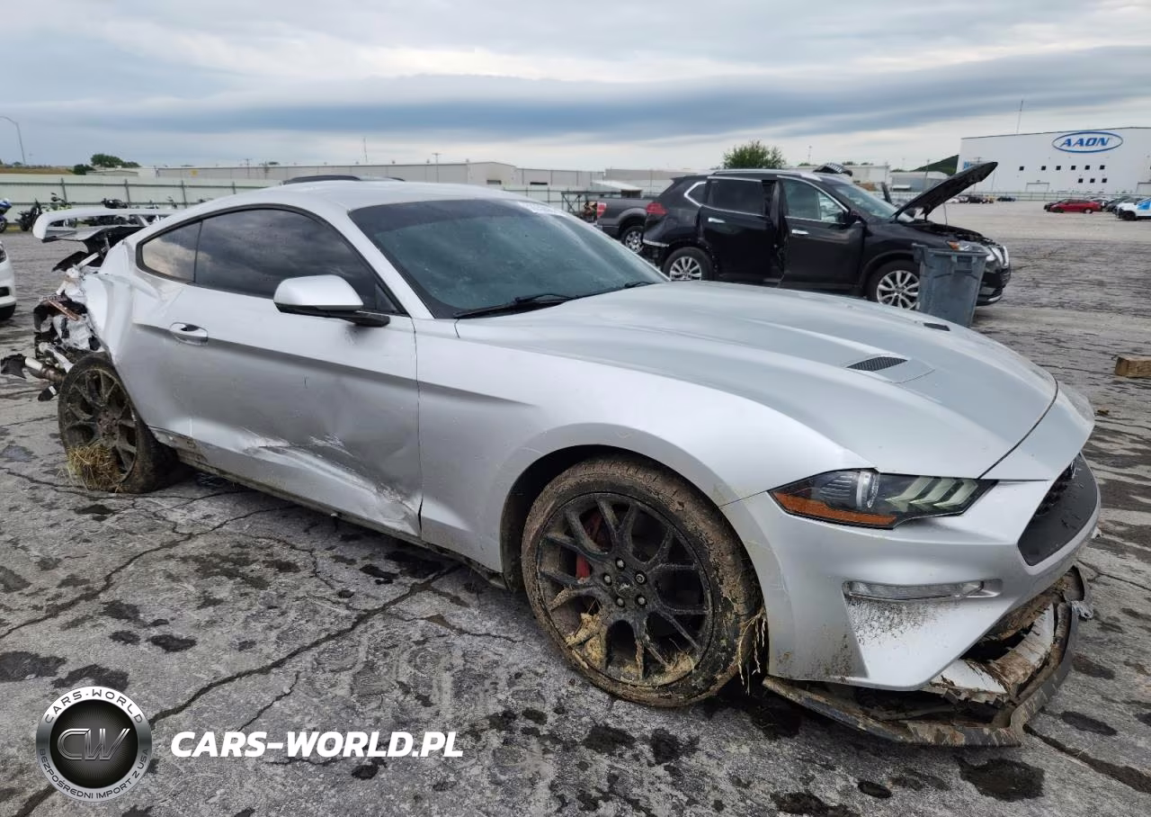 2018 Ford Mustang VIN:1FA6P8TH3J5158901 - 4