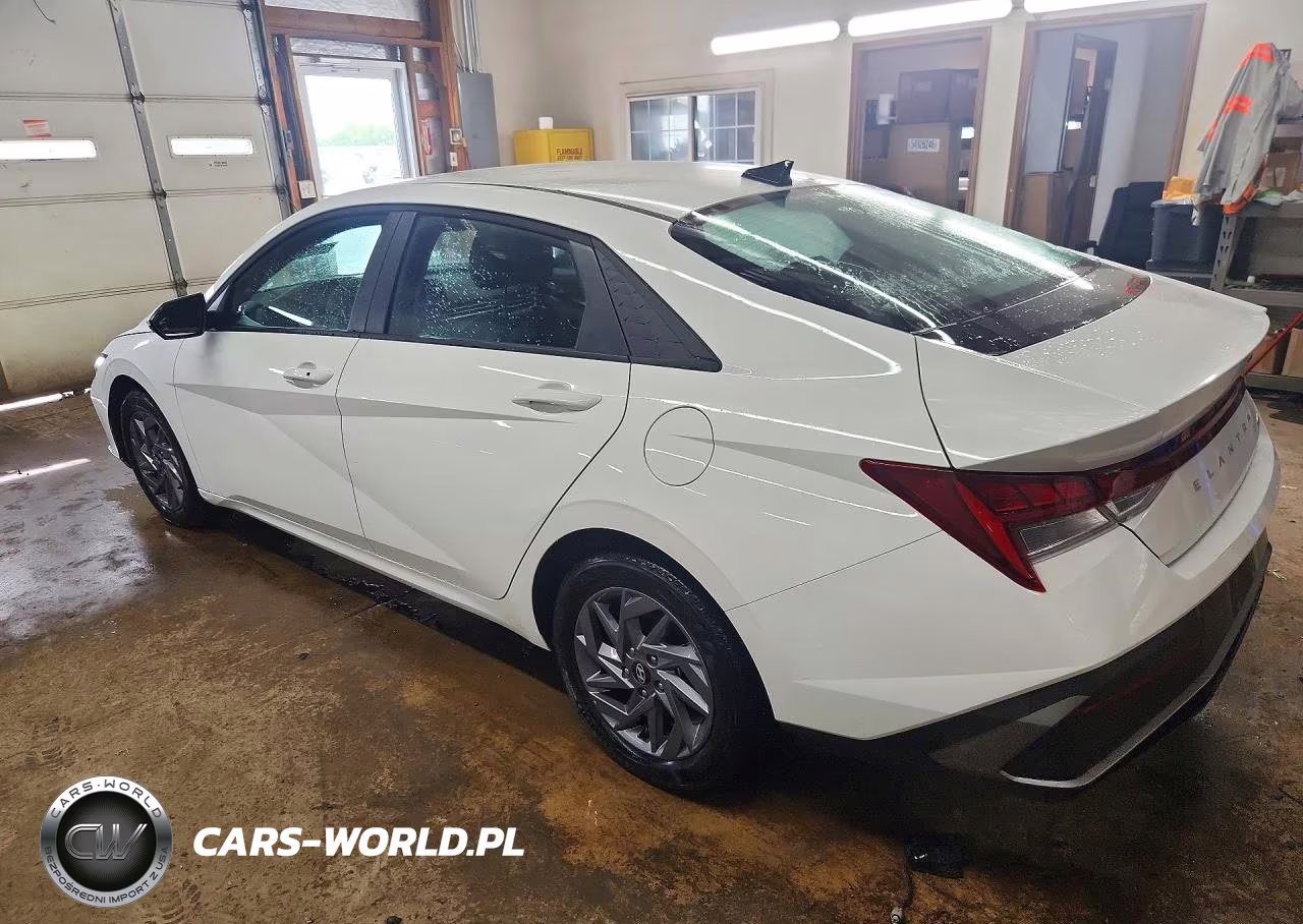 2026 Hyundai Elantra Hybrid Blue VIN:KMHLM4DJ9TU182981 - 2