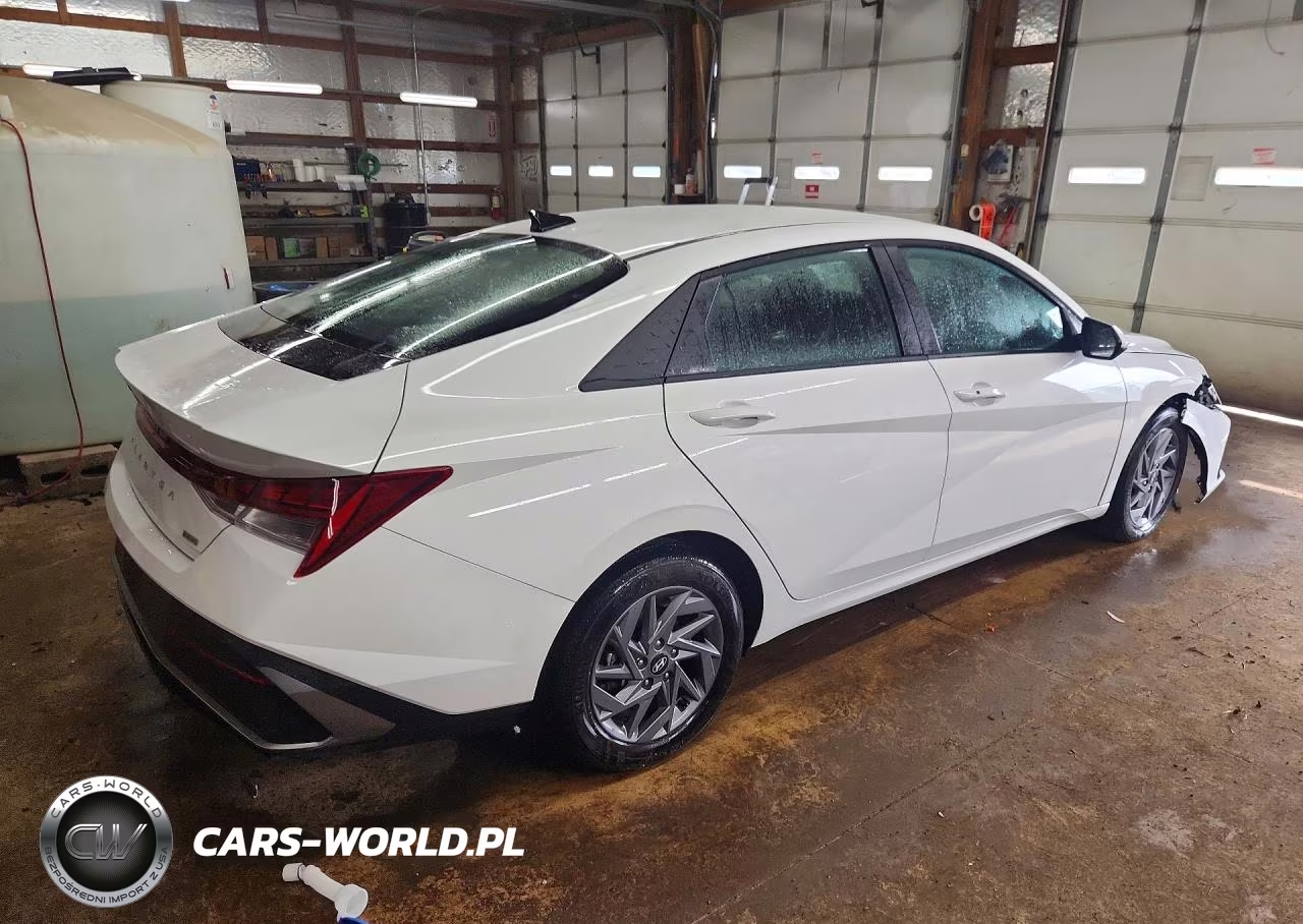 2026 Hyundai Elantra Hybrid Blue VIN:KMHLM4DJ9TU182981 - 3