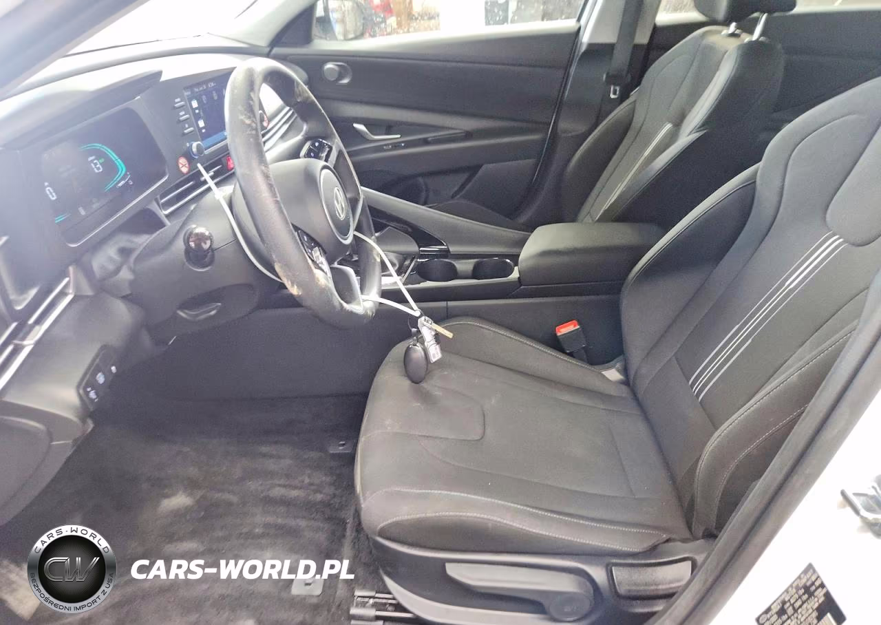 2026 Hyundai Elantra Hybrid Blue VIN:KMHLM4DJ9TU182981 - 7