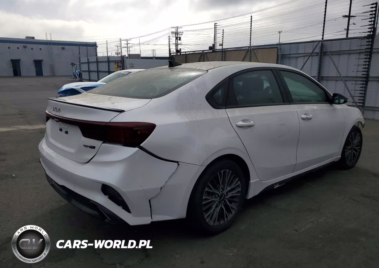 2023 Kia Forte Gt Line VIN:3KPF54AD4PE593013 - 3