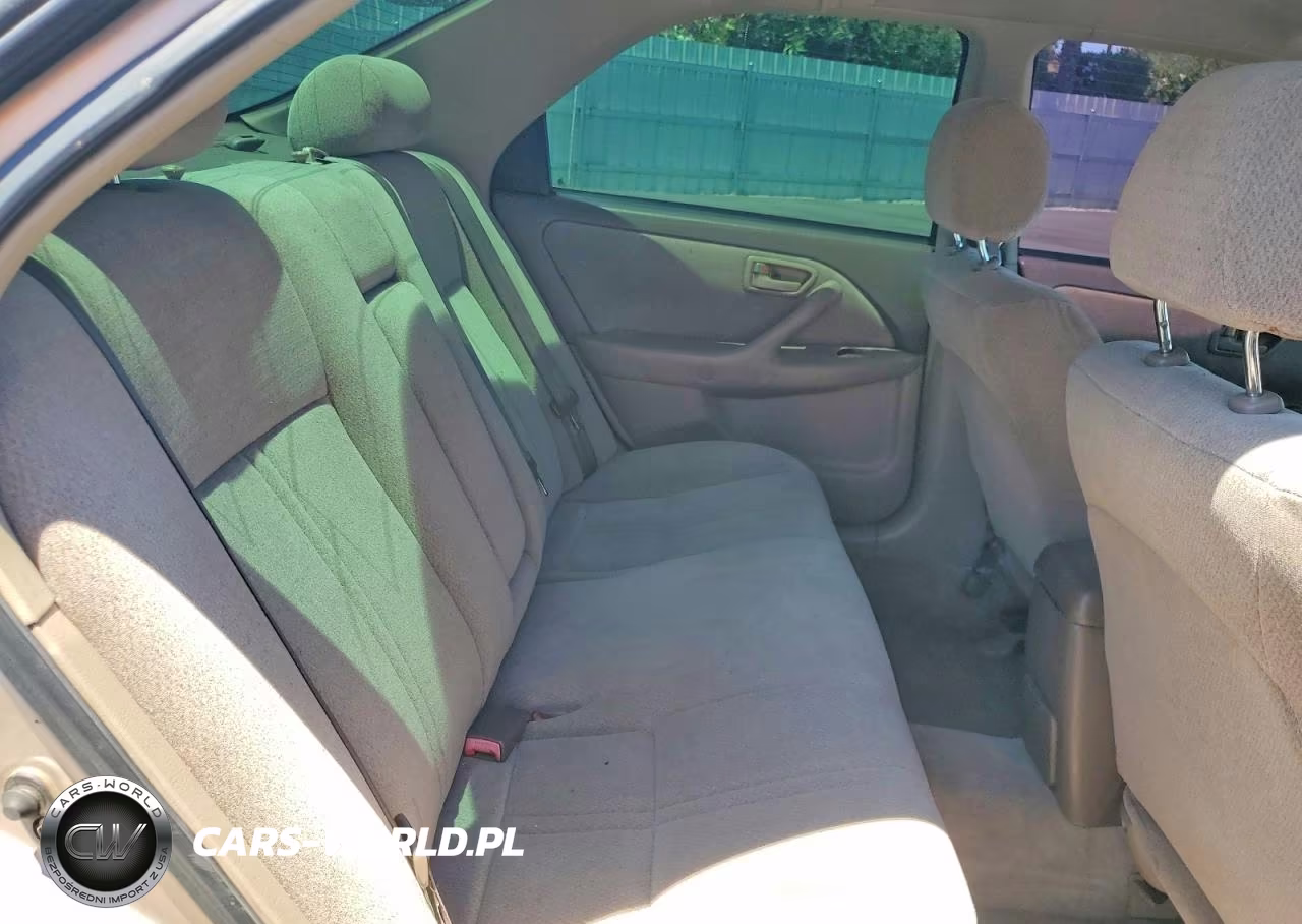 2001 Toyota Camry Le VIN:4T1BG22K71U083673 - 10