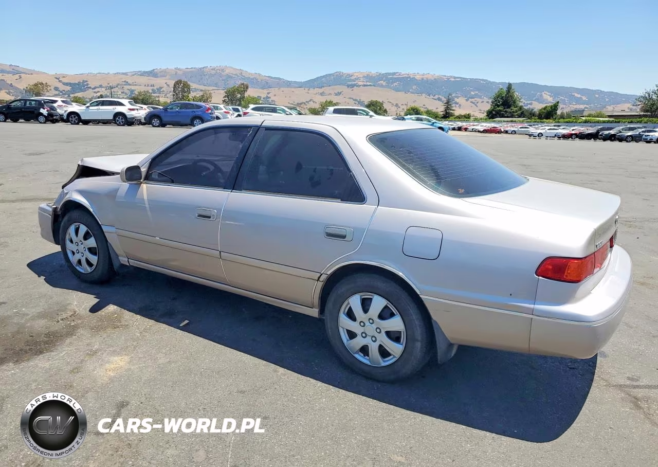 2001 Toyota Camry Le VIN:4T1BG22K71U083673 - 2