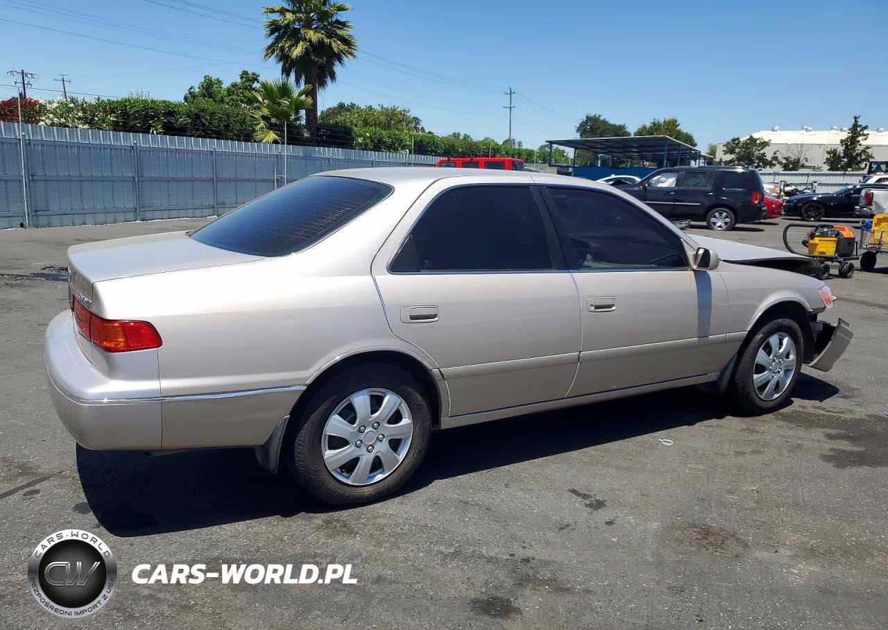 2001 Toyota Camry Le VIN:4T1BG22K71U083673 - 3