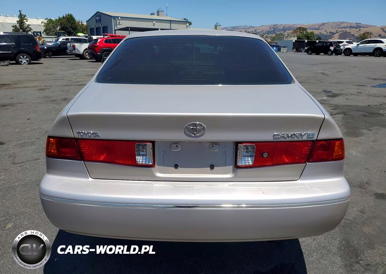 2001 Toyota Camry Le VIN:4T1BG22K71U083673 - 6